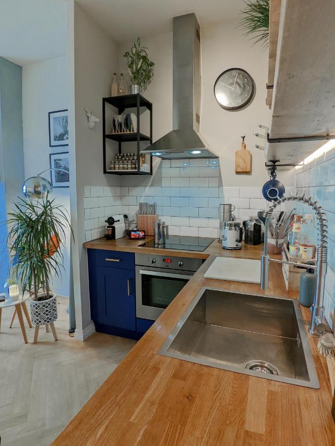 Spacious, Mid-Century 1 Bedroom Apartment Quedgeley Exteriör bild